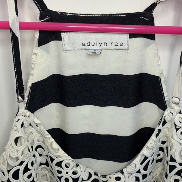 Lace detail summer dress - Picture 3 of 5